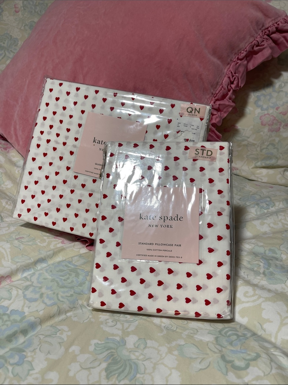 NEW KATE SPADE, NEW YORK QUEEN, SHEET SET AND EXTRA PILLOWCASES